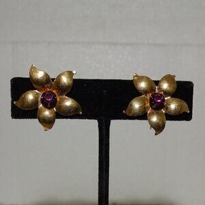 10K GOLD FLOWER PEDLES WITH LARGE AMETHYST STONE EARRING